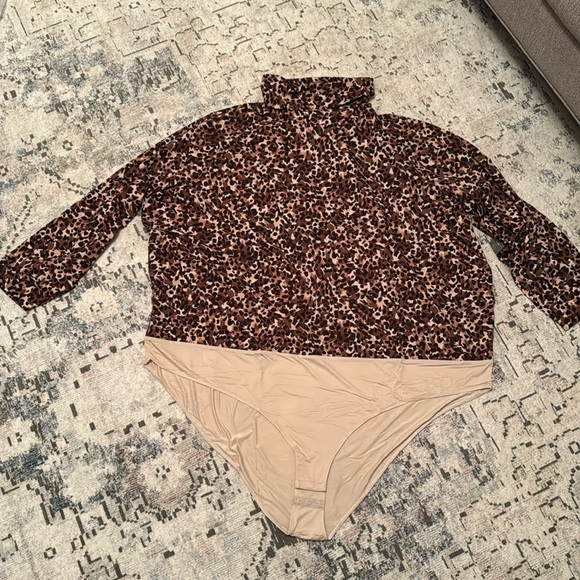 NWT Isaac Mizrahi Live leopard print turtle neck bodysuit - Picture 8 of 10